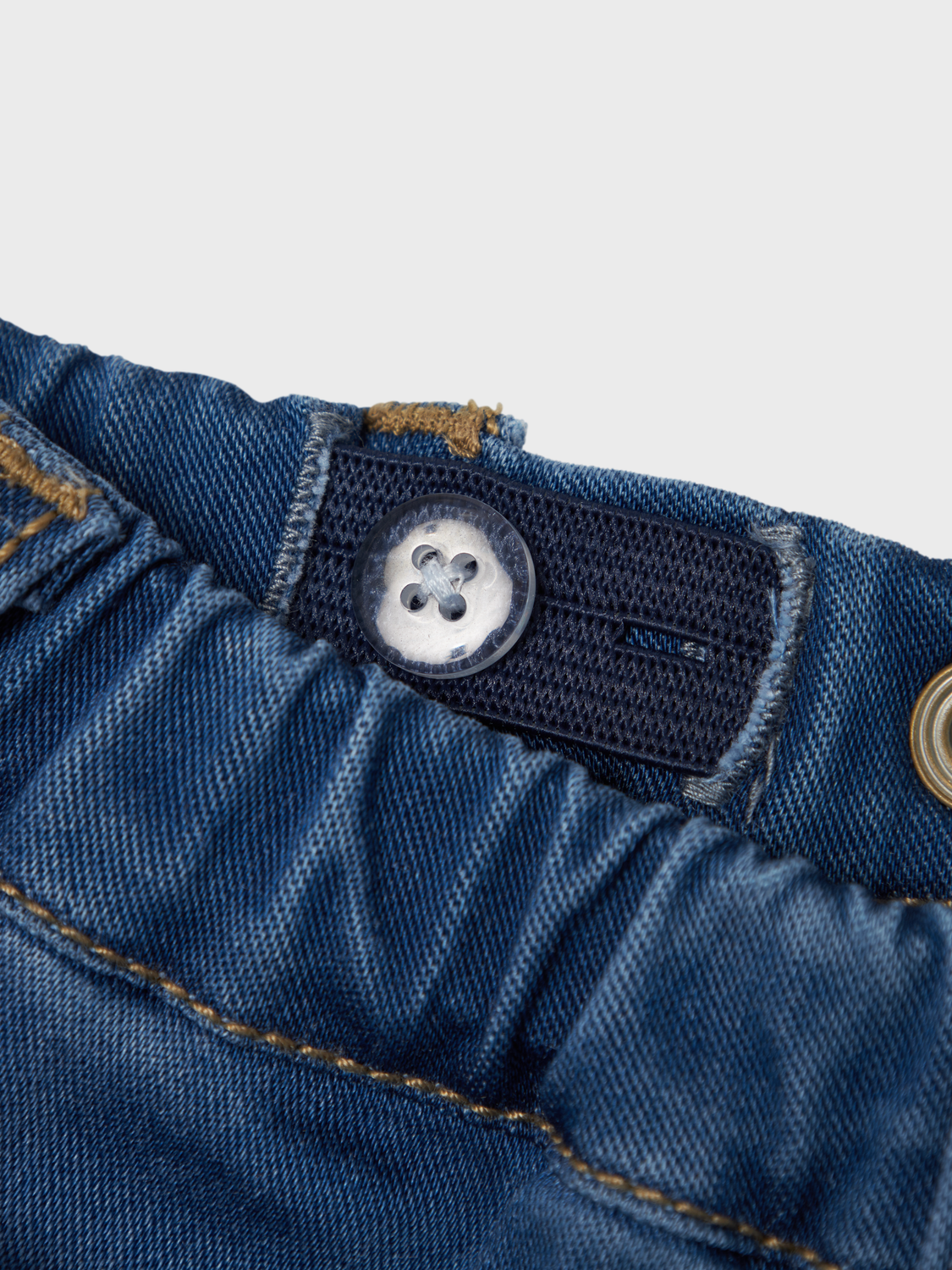 model_shot-front_full